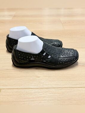 Rieker Antistress Perforated Soft Finish Leather Loafers Women’s Size Small 8